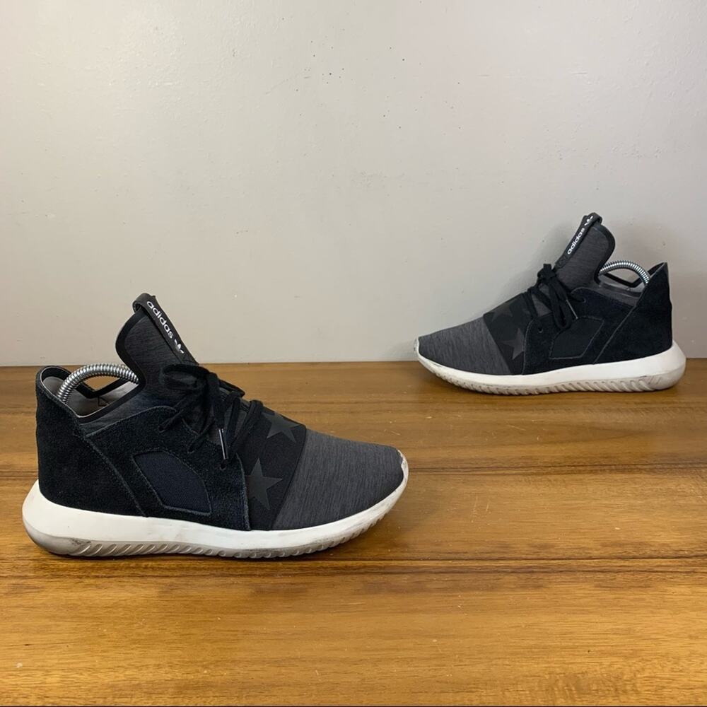 Adidas Originals Tubular Defiant Rita Ora Womens Sneaker
Size 7.5